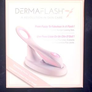 NIB DERMAFLASH Exfoliating Facial Treatment